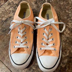 Orange Converse size 8